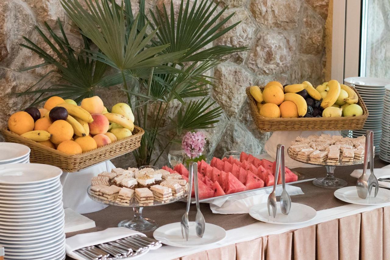 Hotel Aura Ohrid Bagian luar foto