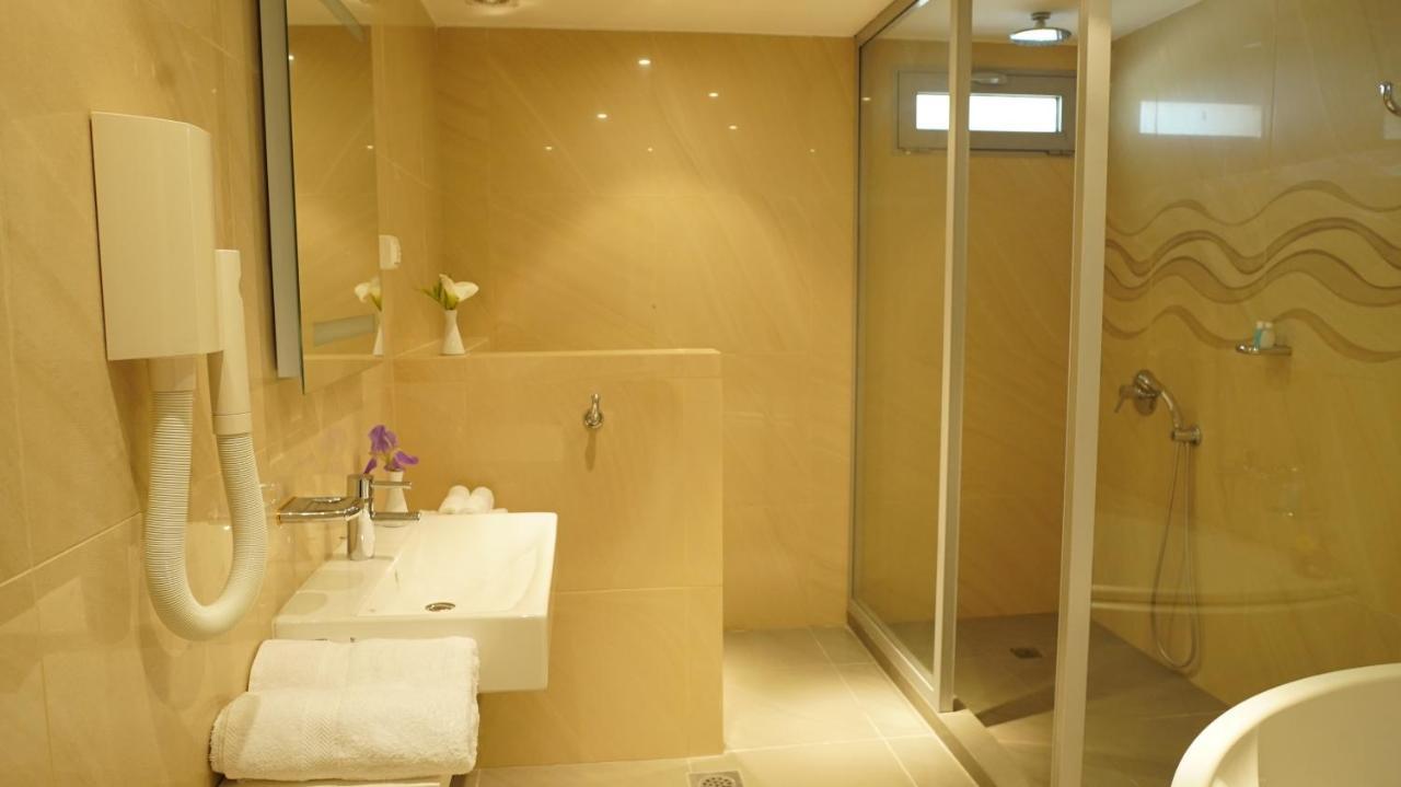 Hotel Aura Ohrid Bagian luar foto